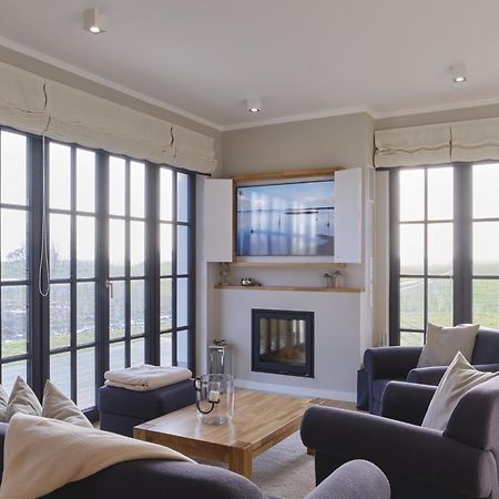 Reetland Am Meer - Luxusplus Reetdachvilla Mit 4 Schlafzimmern, Aussensauna, Loungebereich Und Kamin G07 Dranske Exteriör bild