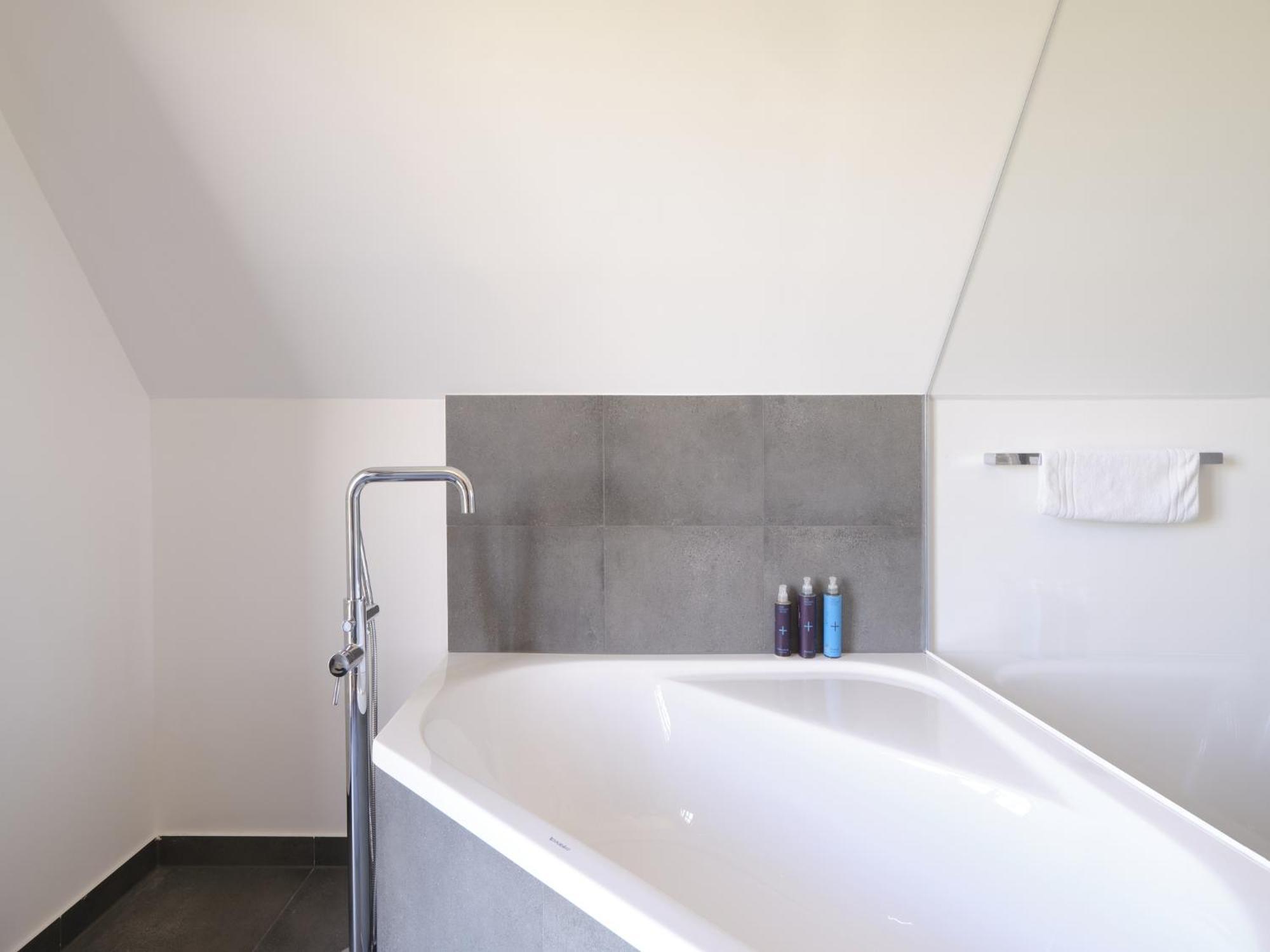 Reetland Am Meer - Luxusplus Reetdachvilla Mit 4 Schlafzimmern, Aussensauna, Loungebereich Und Kamin G07 Dranske Exteriör bild